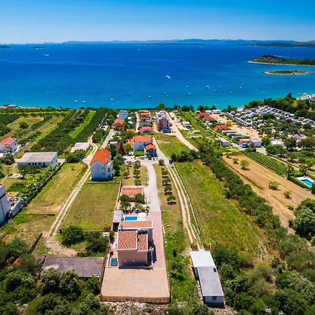 My Dalmatia - Sea View Tonka With Private Swimming Pool And Gym Casa de Férias